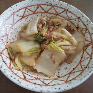 ツナと醤油だけで味付け。白菜の簡単煮